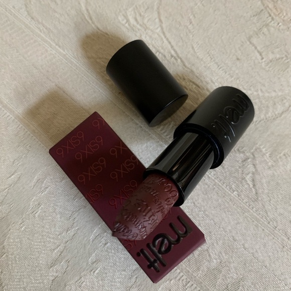 Melt Cosmetics Ultra Matte Lipstick in 6Six6 BNIB - Picture 10 of 16